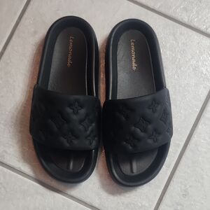 Lemonade Lowkey Famous Slides Size 10 Manmaid Materials Black